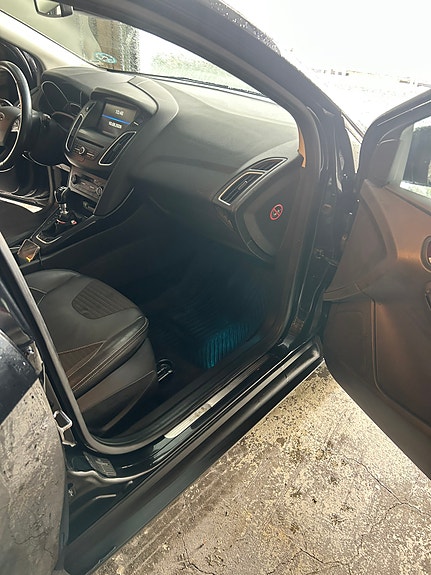 Ford Focus 5 of 10