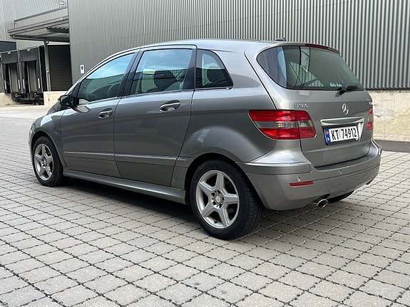 Mercedes-Benz B180 6 of 30