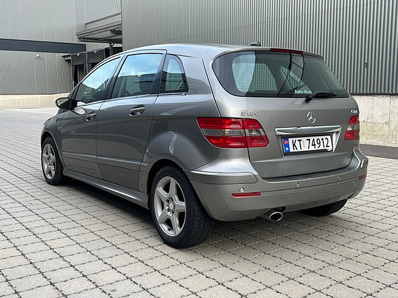 Mercedes-Benz B180 8 of 30