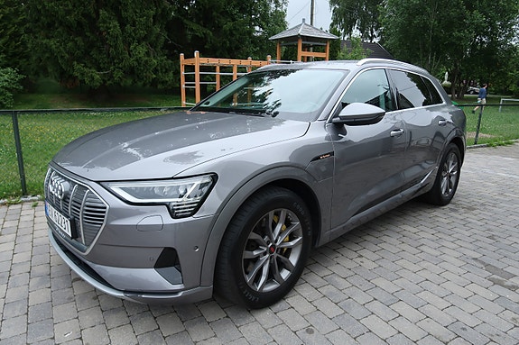 Audi e-tron 3 of 30
