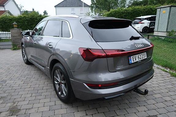 Audi e-tron 9 of 30