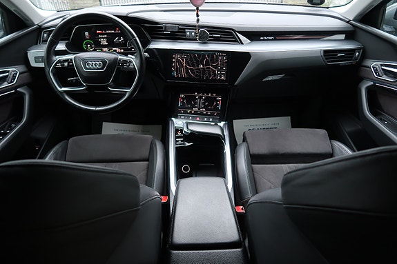 Audi e-tron 25 of 30