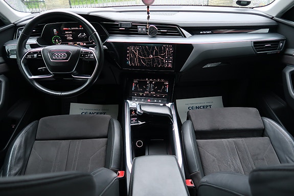 Audi e-tron 26 of 30