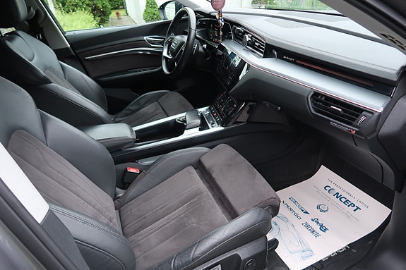 Audi e-tron 30 of 30