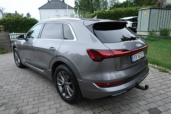 Audi e-tron 10 of 30