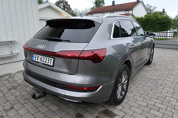 Audi e-tron 5 of 30