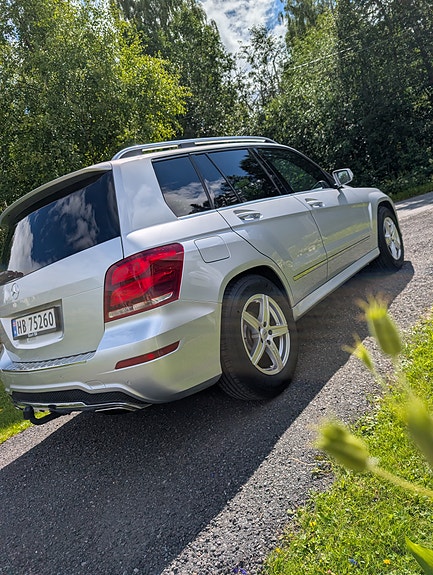 Mercedes-Benz GLK220 4 of 5