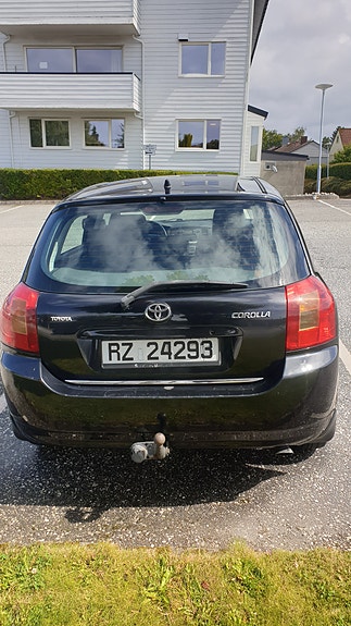 Toyota Corolla 7 of 18