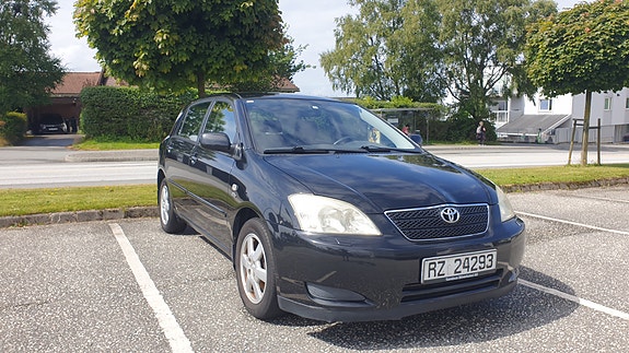 Toyota Corolla 2 of 5