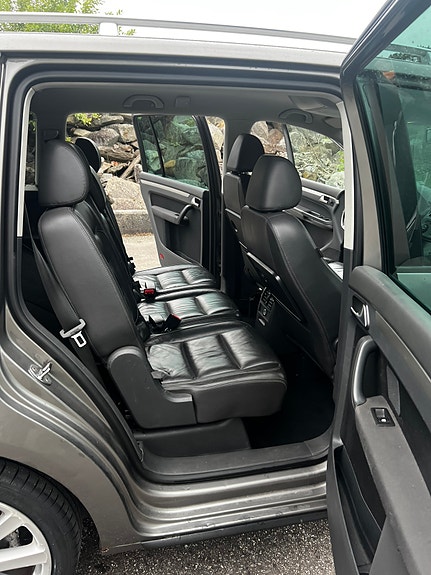 Volkswagen Touran 14 of 24