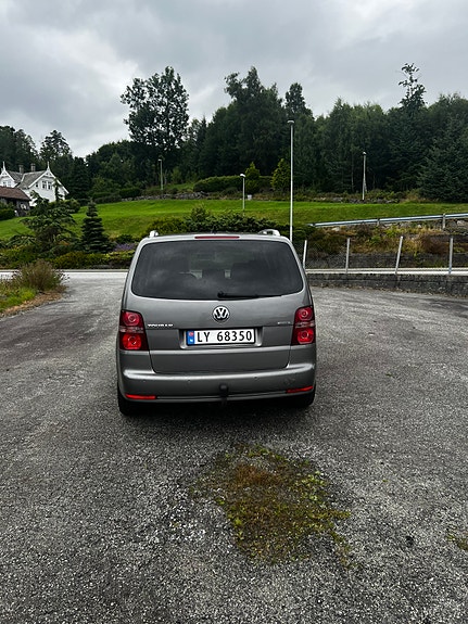 Volkswagen Touran 4 of 24