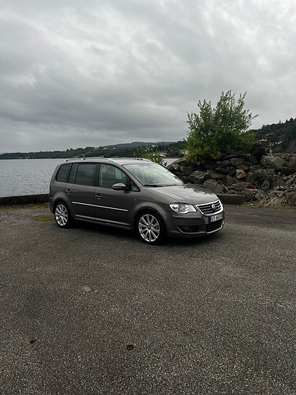 Volkswagen Touran 7 of 24