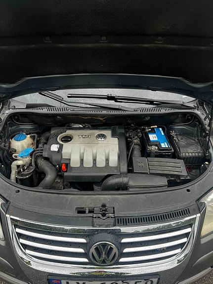 Volkswagen Touran 17 of 24