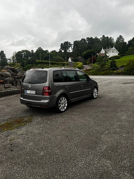 Volkswagen Touran 5 of 24