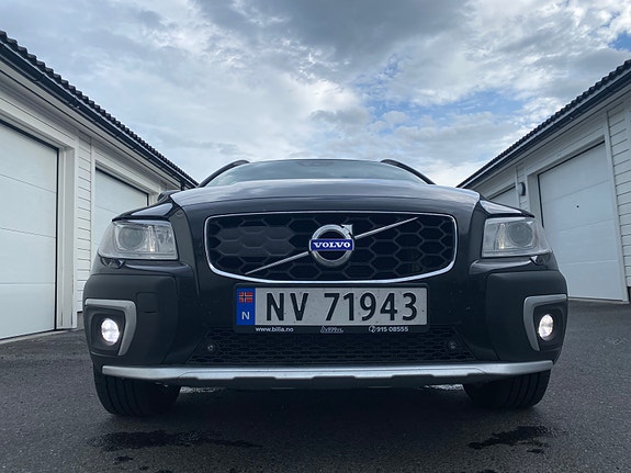 Volvo XC70 2 of 30
