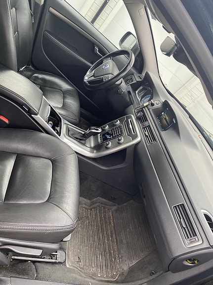 Volvo XC70 9 of 30