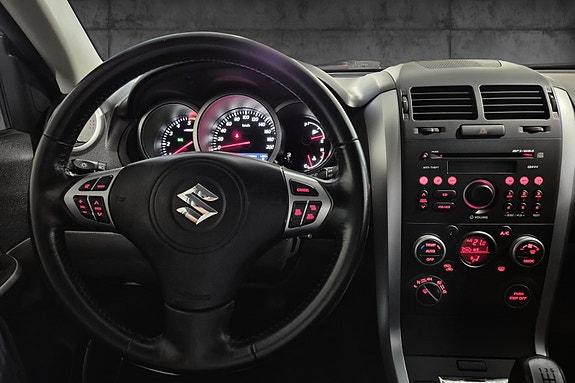 Suzuki Grand Vitara 15 of 17