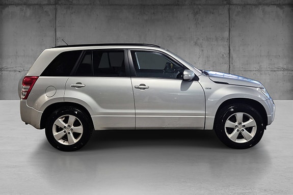 Suzuki Grand Vitara 6 of 17