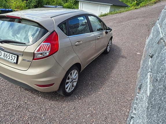 Ford Fiesta 4 of 18