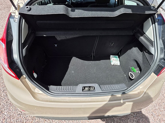 Ford Fiesta 9 of 18