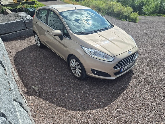 Ford Fiesta 5 of 18