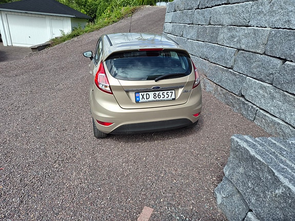 Ford Fiesta 2 of 18