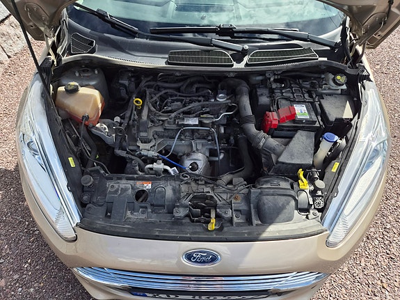 Ford Fiesta 13 of 18