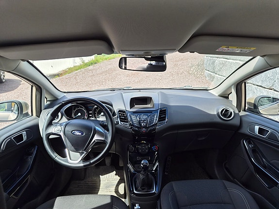 Ford Fiesta 7 of 18