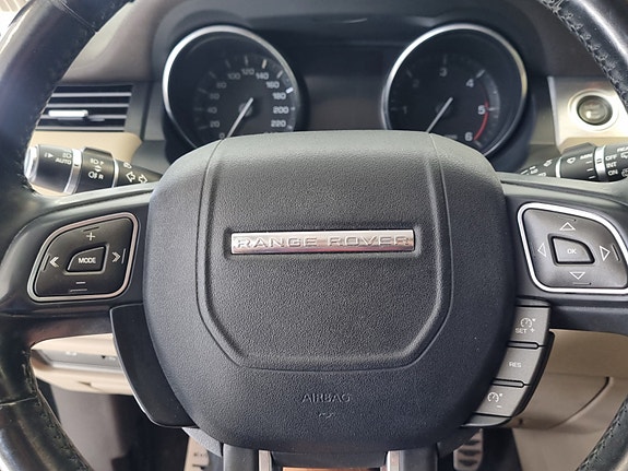 Land Rover Range Rover Evoque 24 of 30