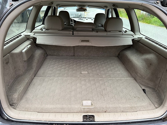 Volvo V70 13 of 30