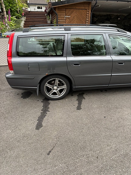 Volvo V70 7 of 30
