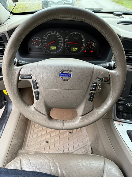 Volvo V70 24 of 30