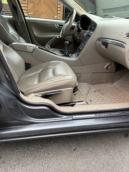 Volvo V70 27 of 30