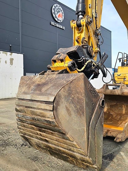 Cat 330FL HD HW, 2016 mod, 11270 timer, Rototilt, 2 skuffer, nesten nytt understell, ny service og sertifisering. 24 of 30