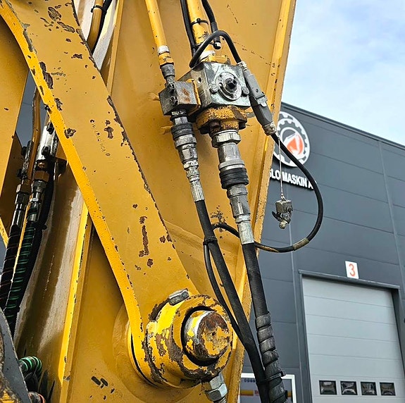 Cat 330FL HD HW, 2016 mod, 11270 timer, Rototilt, 2 skuffer, nesten nytt understell, ny service og sertifisering. 25 of 30