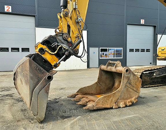Cat 330FL HD HW, 2016 mod, 11270 timer, Rototilt, 2 skuffer, nesten nytt understell, ny service og sertifisering. 23 of 30