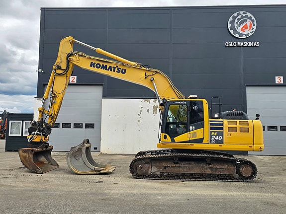 Komatsu PC240LC-10, 2012 mod, 11000 timer, Rototilt, 2 skuffer, full servicehistorikk og ny sertifisering 2 of 5
