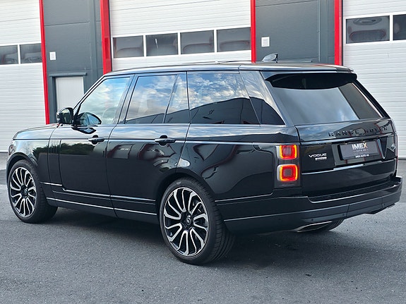 Land Rover Range Rover 2 of 5