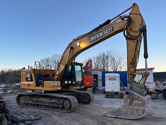 Cat 320 5 of 11