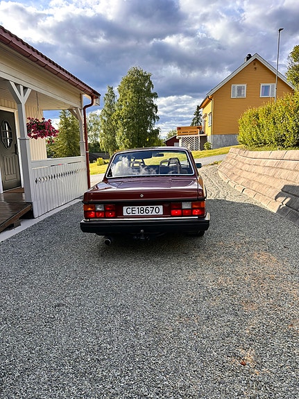 Volvo 240 5 of 5