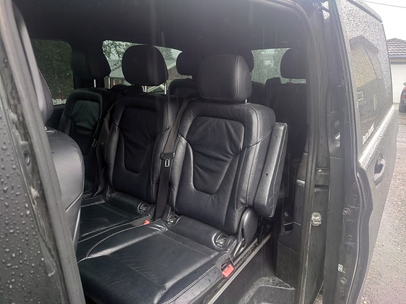 Mercedes-Benz EQV300 17 of 23