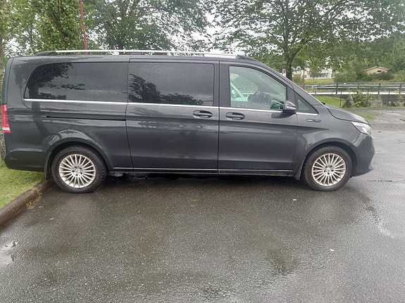 Mercedes-Benz EQV300 5 of 23
