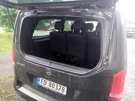 Mercedes-Benz EQV300 9 of 23