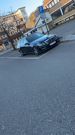 Mercedes-Benz E63 2 of 5