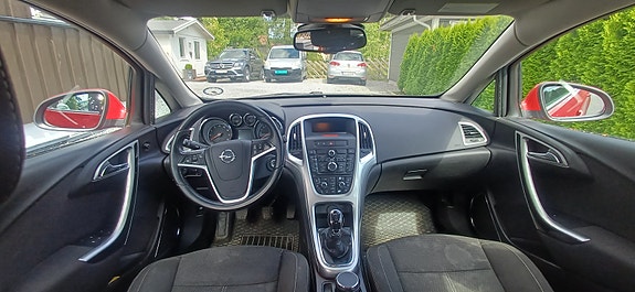 Opel Astra 2 of 5
