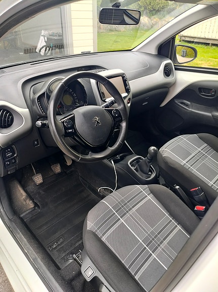 Peugeot 108 7 of 13