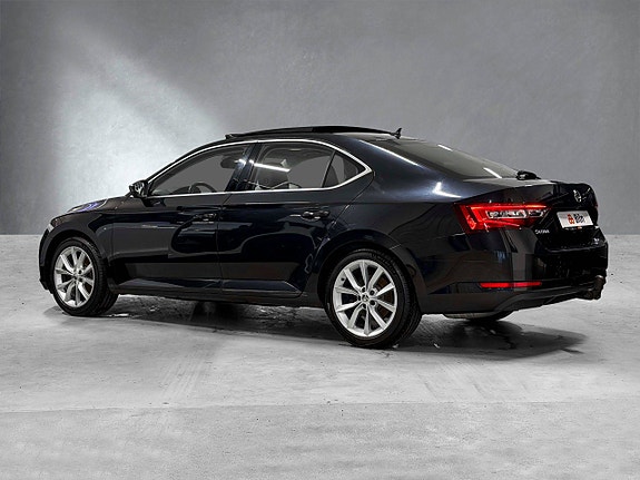 Skoda Superb 3 of 5