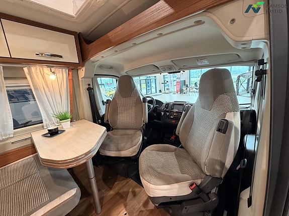 Pøssl Globecar Campscout 640 - 2,3l / 140hk | AUTOMAT | 6 of 30