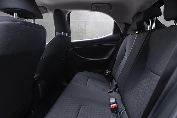 Toyota Yaris 15 of 20
