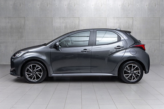 Toyota Yaris 3 of 20